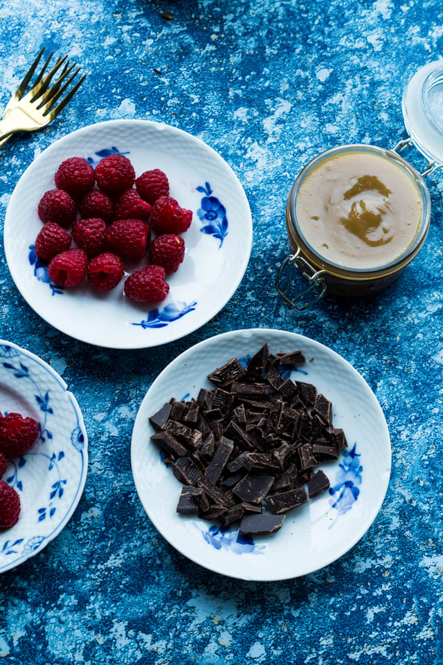 Chokoladekage med olivenolie og karamel