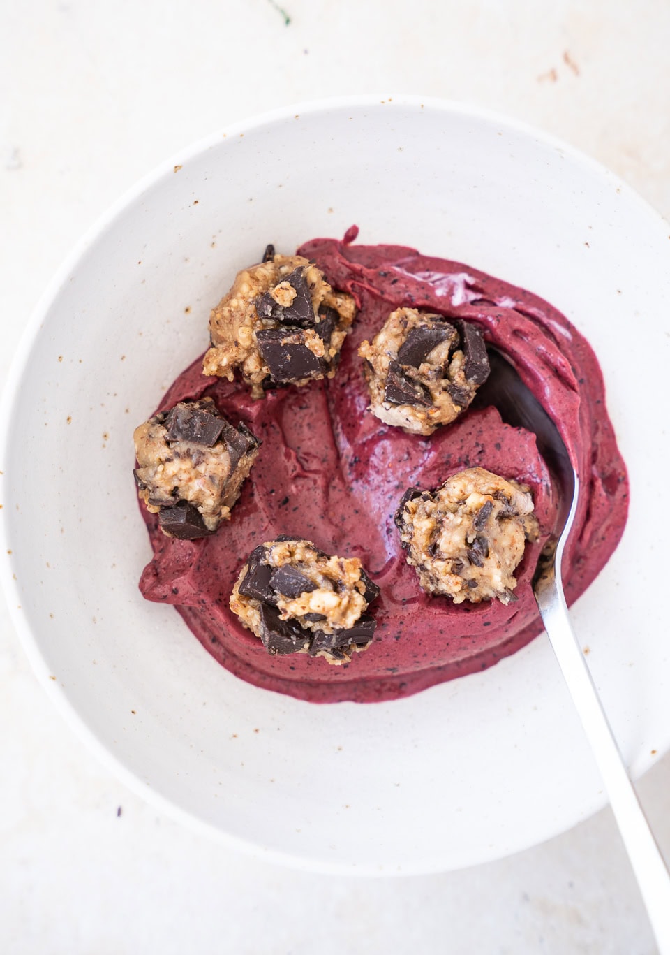 Sund blåbæris med cookie-dough