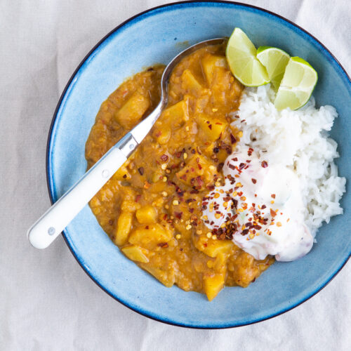 Kartoffel curry | opskrift på indisk gryderet med kartofler og linser