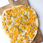 Flammkuchen med gulerødder