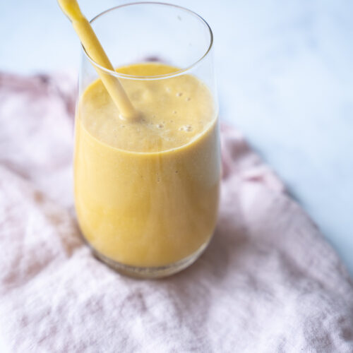 Smoothie med mango og gulerødder