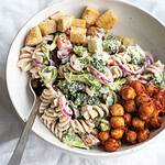 Pastasalat med broccoli