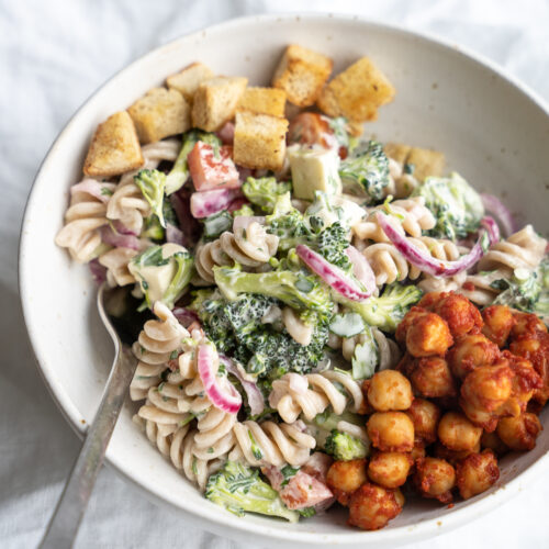 Pastasalat med broccoli