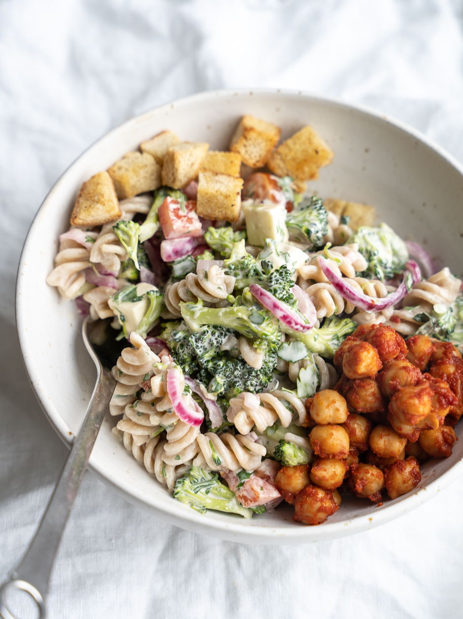 Pastasalat med broccoli