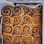 Kanelsnegle med æble og marcipan